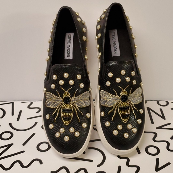 Shoes - Picture 1 of 4